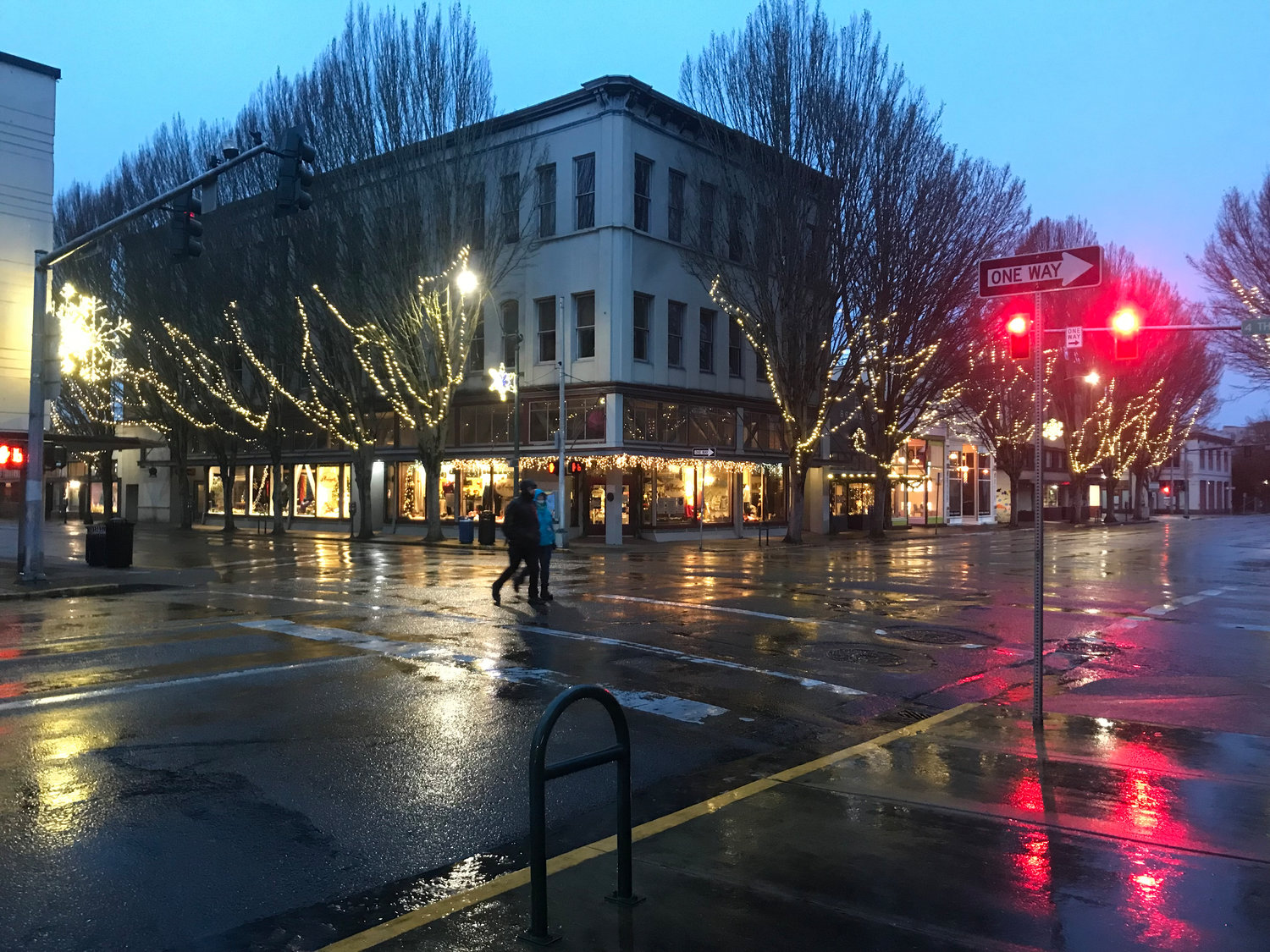 Downtown Olympia at 4:20 p.m. on Thanksgiving: No wonder we put up holiday lights!